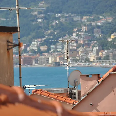 Golden Apple * Alassio